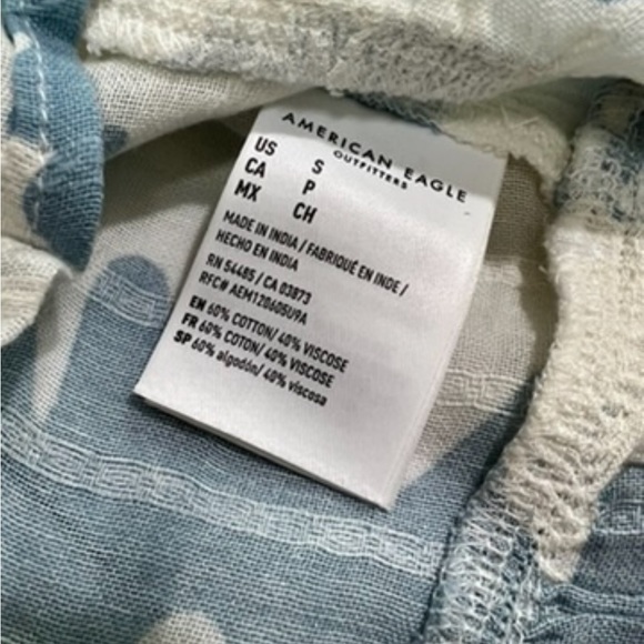 NWT AMERICAN EAGLE Front Tie Blue Floral Crop Top! - Picture 5 of 5